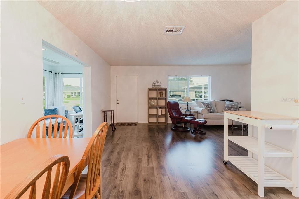 Activo con contrato: $117,000 (1 camas, 1 baños, 800 Pies cuadrados)