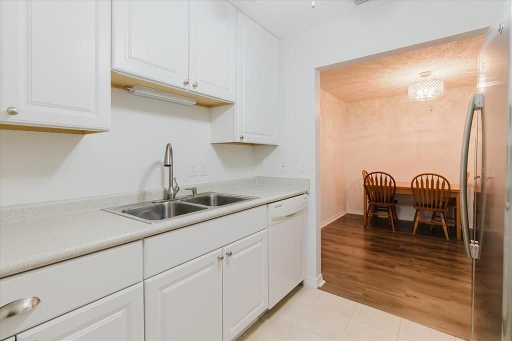 Activo con contrato: $117,000 (1 camas, 1 baños, 800 Pies cuadrados)