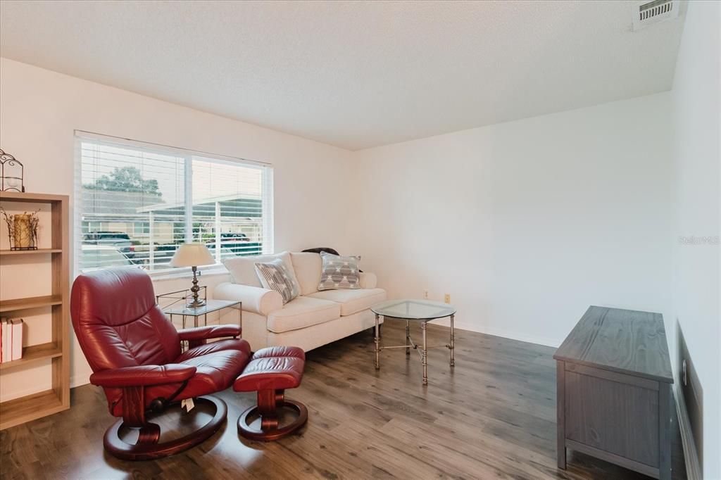 Activo con contrato: $117,000 (1 camas, 1 baños, 800 Pies cuadrados)