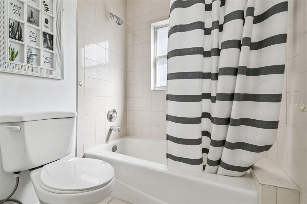 合同活跃: $525,000 (4 贝兹, 3 浴室, 2448 平方英尺)