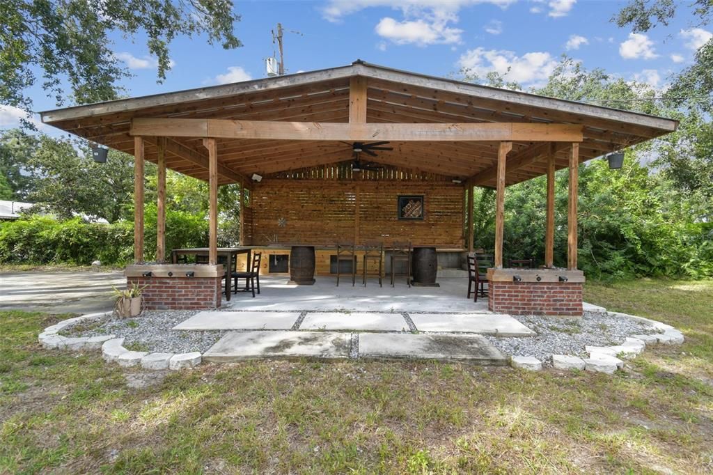 合同活跃: $525,000 (4 贝兹, 3 浴室, 2448 平方英尺)