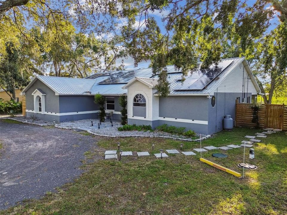 合同活跃: $525,000 (4 贝兹, 3 浴室, 2448 平方英尺)