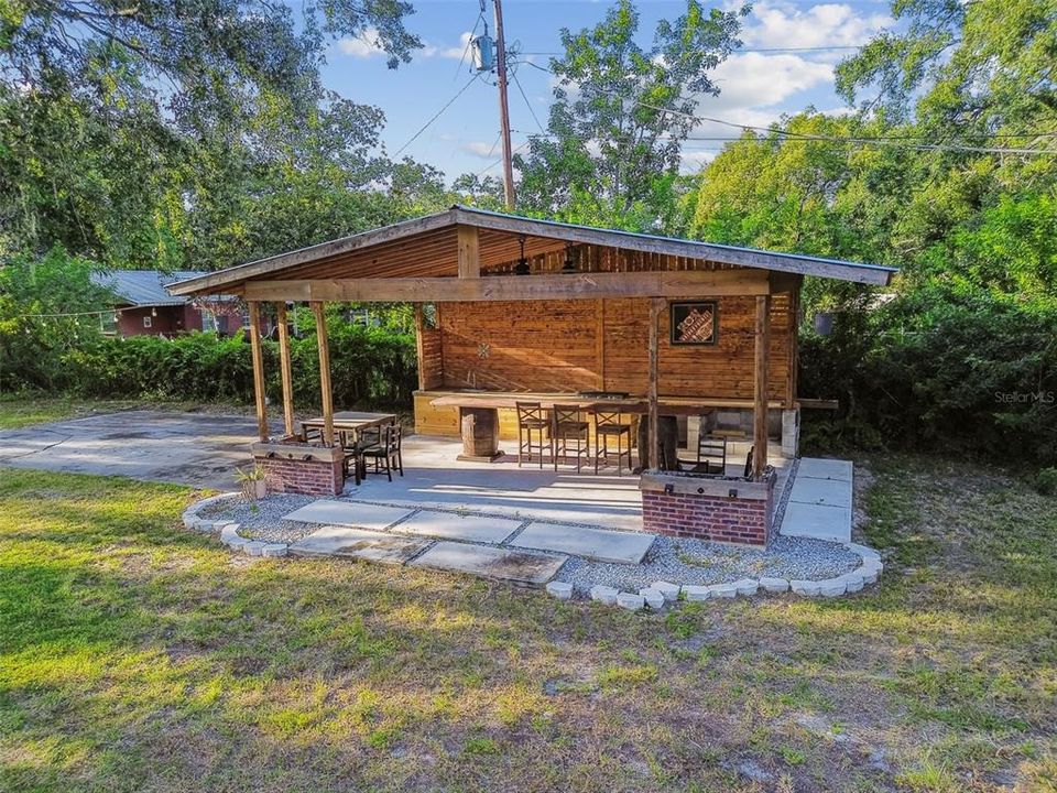 合同活跃: $525,000 (4 贝兹, 3 浴室, 2448 平方英尺)