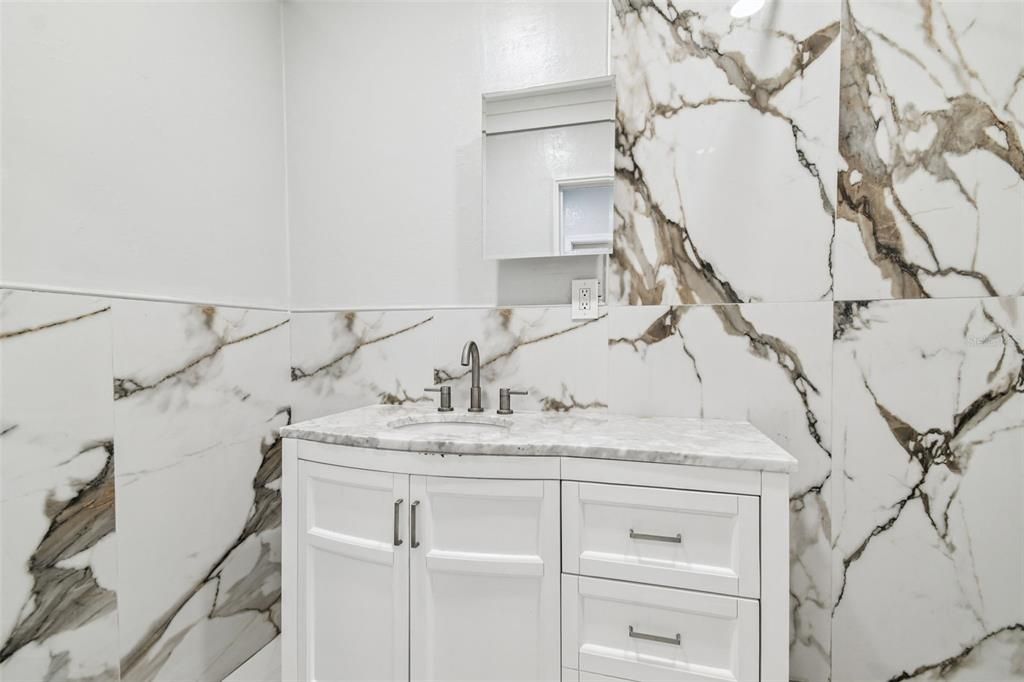 合同活跃: $525,000 (4 贝兹, 3 浴室, 2448 平方英尺)