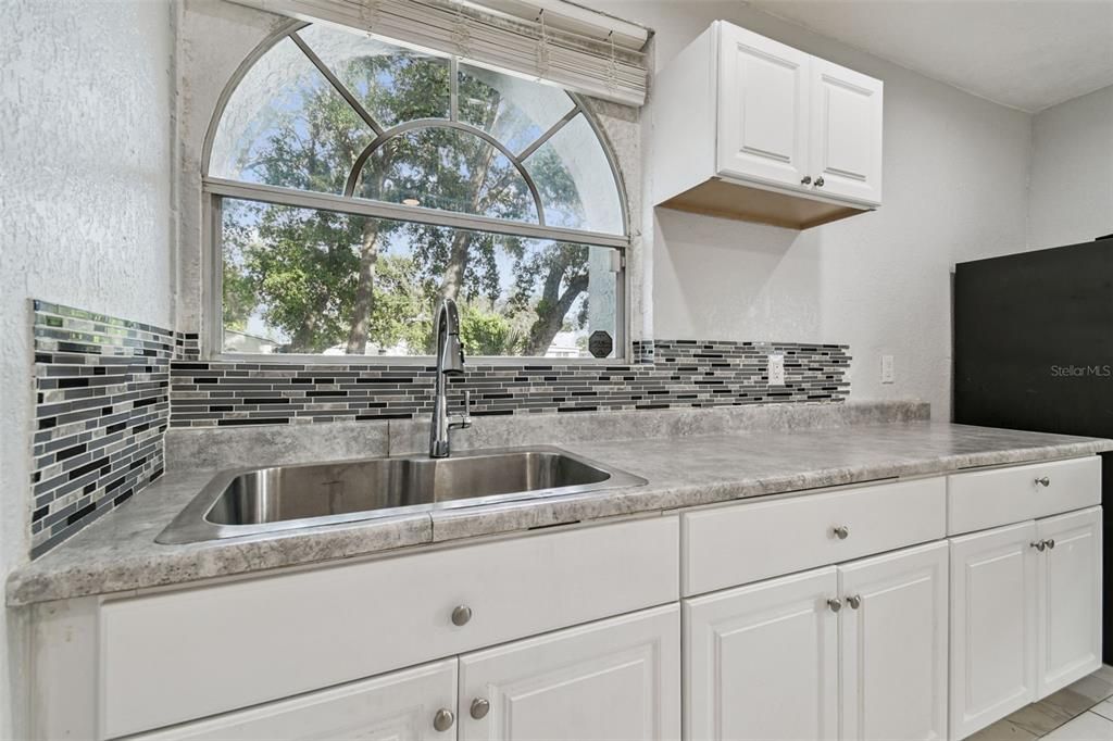 合同活跃: $525,000 (4 贝兹, 3 浴室, 2448 平方英尺)