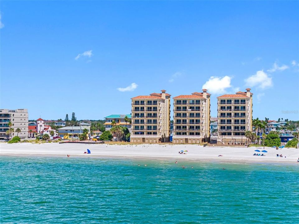 For Sale: $3,250,000 (3 beds, 3 baths, 3186 Square Feet)