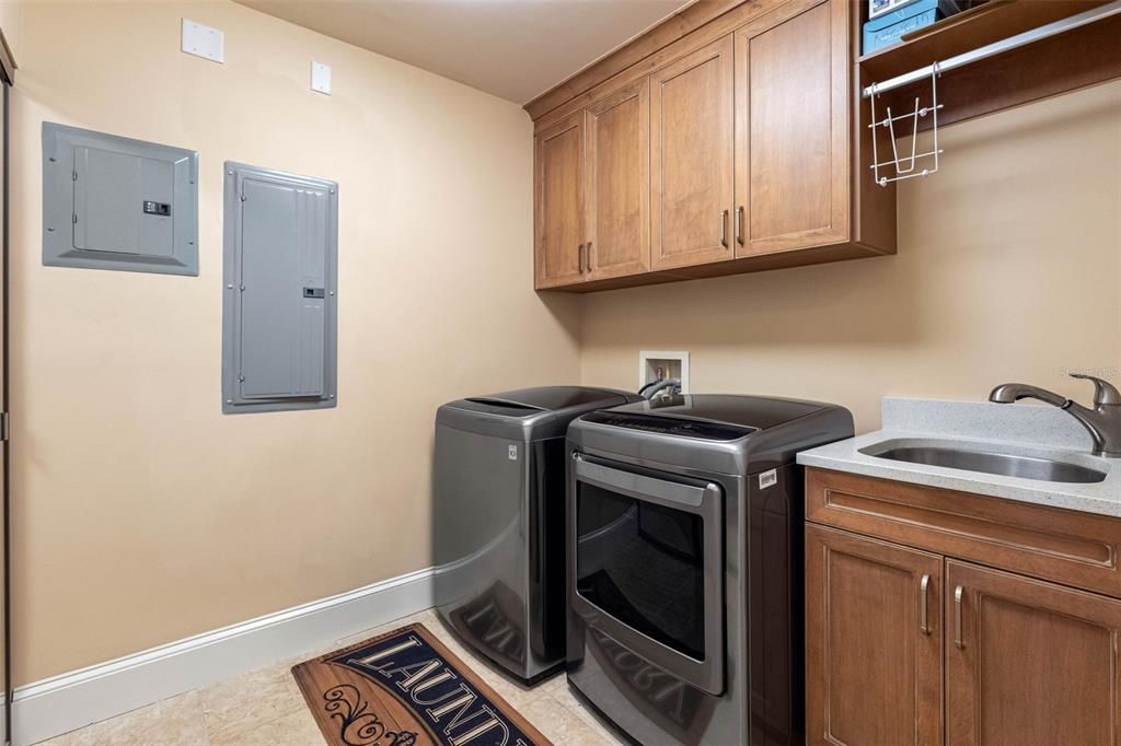 For Sale: $3,250,000 (3 beds, 3 baths, 3186 Square Feet)