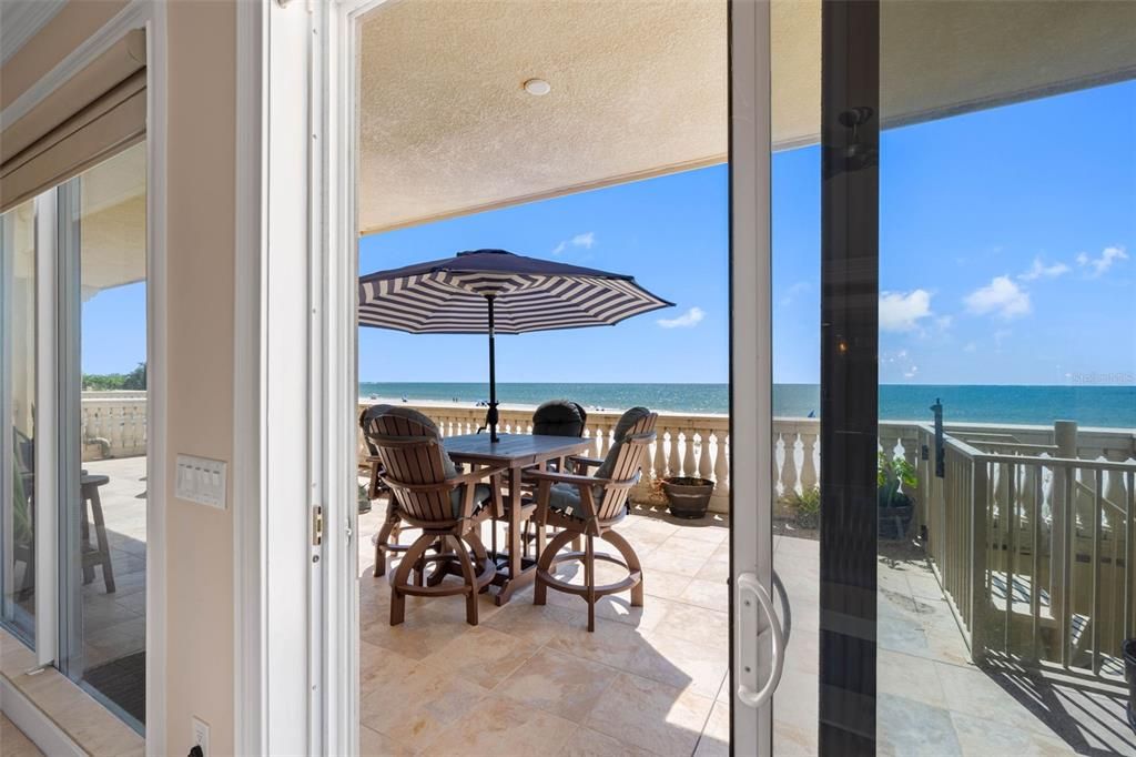 For Sale: $3,250,000 (3 beds, 3 baths, 3186 Square Feet)