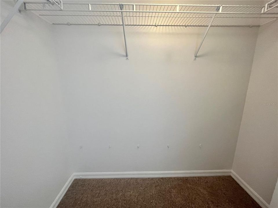 Activo con contrato: $2,299 (3 camas, 2 baños, 1795 Pies cuadrados)