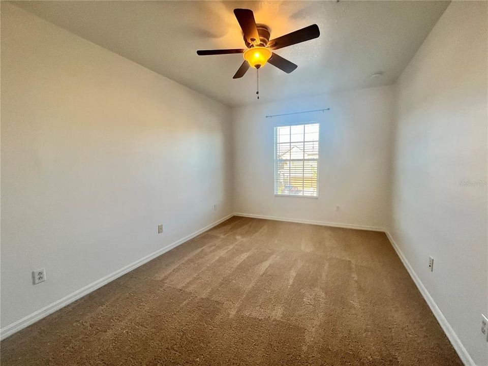 Activo con contrato: $2,299 (3 camas, 2 baños, 1795 Pies cuadrados)