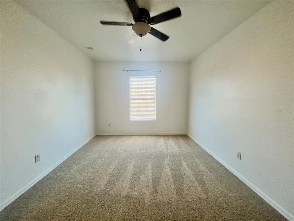 Activo con contrato: $2,299 (3 camas, 2 baños, 1795 Pies cuadrados)