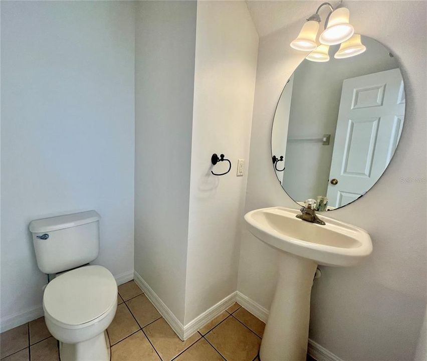 Activo con contrato: $2,299 (3 camas, 2 baños, 1795 Pies cuadrados)