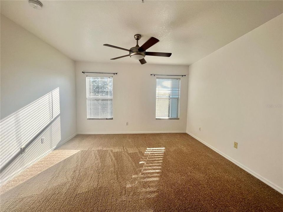 Activo con contrato: $2,299 (3 camas, 2 baños, 1795 Pies cuadrados)