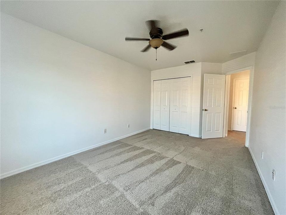 Activo con contrato: $2,299 (3 camas, 2 baños, 1795 Pies cuadrados)