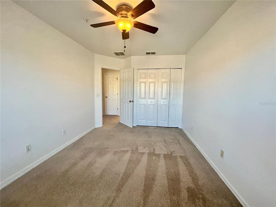 Activo con contrato: $2,299 (3 camas, 2 baños, 1795 Pies cuadrados)