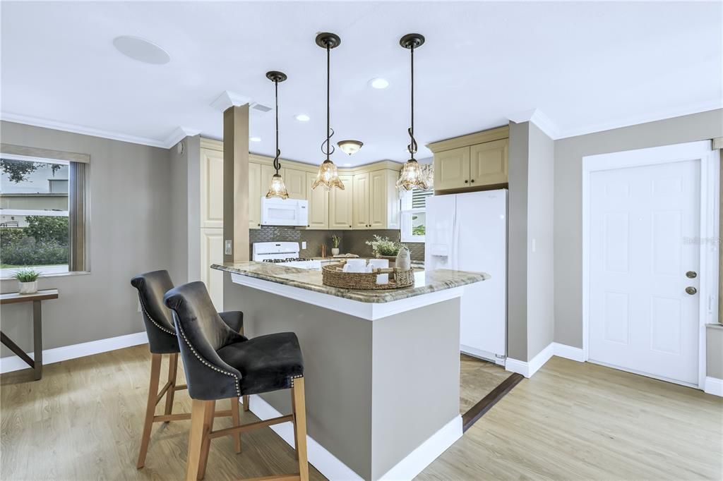 Active With Contract: $169,900 (2 beds, 2 baths, 1245 Square Feet)