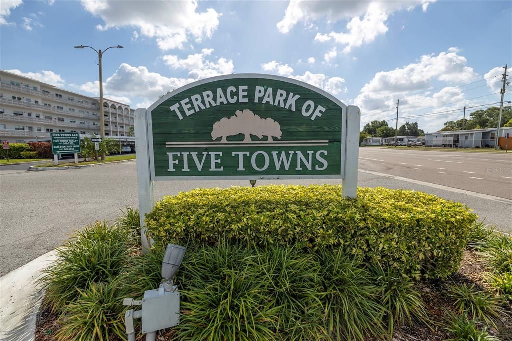 Active With Contract: $169,900 (2 beds, 2 baths, 1245 Square Feet)
