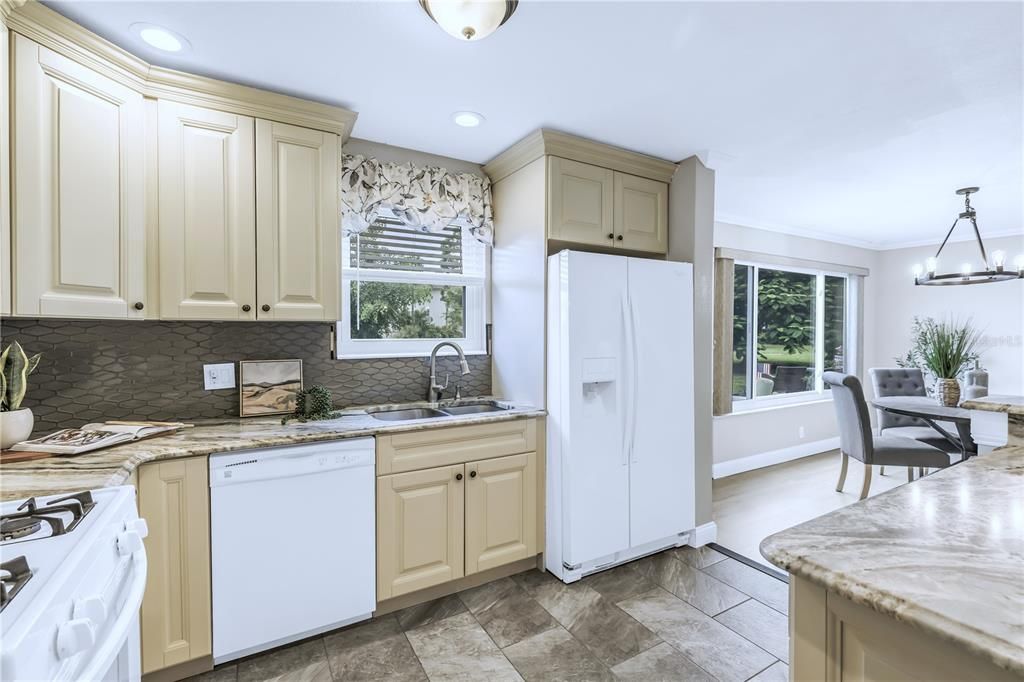 Active With Contract: $169,900 (2 beds, 2 baths, 1245 Square Feet)