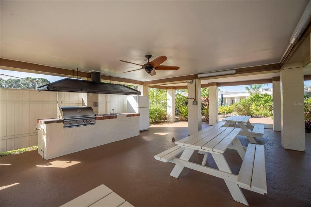 Active With Contract: $169,900 (2 beds, 2 baths, 1245 Square Feet)