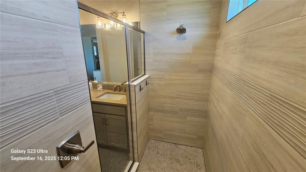 En Renta: $3,100 (3 camas, 2 baños, 2216 Pies cuadrados)