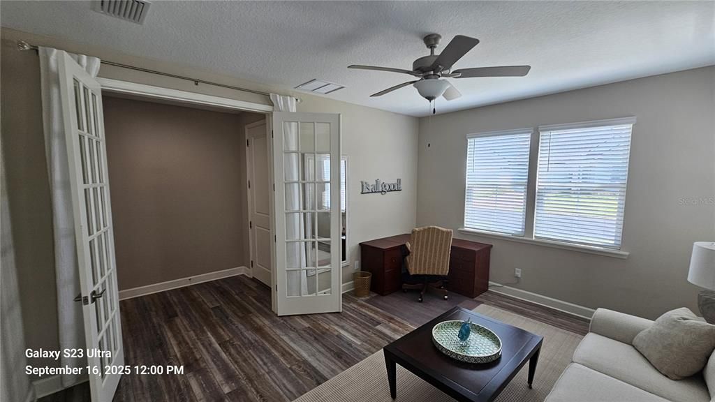 En Renta: $3,100 (3 camas, 2 baños, 2216 Pies cuadrados)