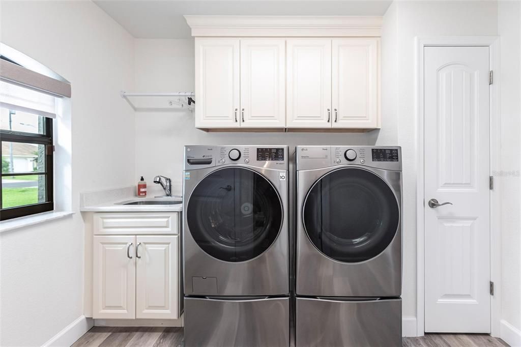 For Rent: $7,200 (3 beds, 3 baths, 1841 Square Feet)