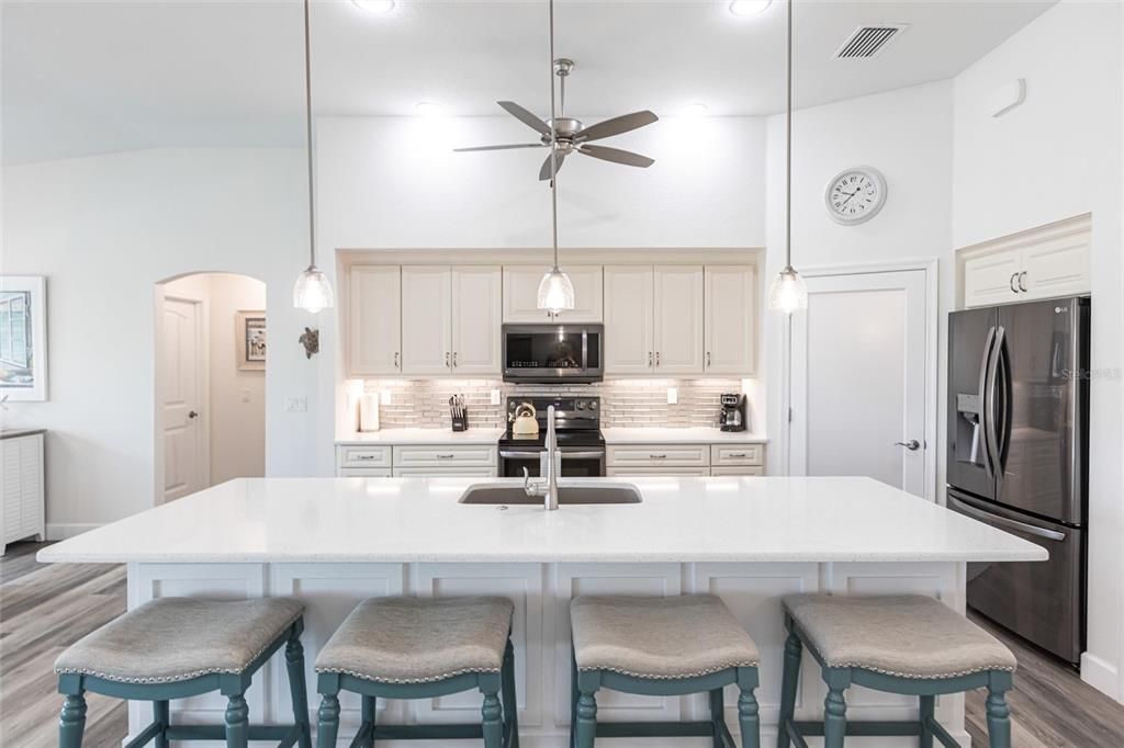 For Rent: $7,200 (3 beds, 3 baths, 1841 Square Feet)