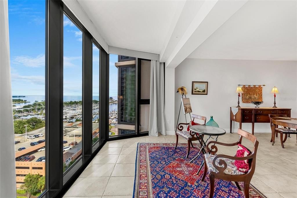 Active With Contract: $4,250 (1 beds, 1 baths, 1226 Square Feet)