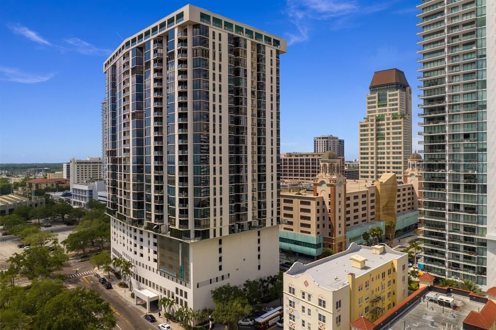 Active With Contract: $4,250 (1 beds, 1 baths, 1226 Square Feet)