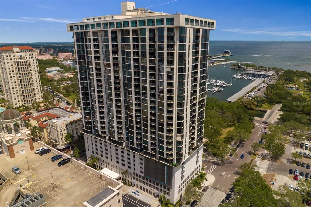 Active With Contract: $4,250 (1 beds, 1 baths, 1226 Square Feet)