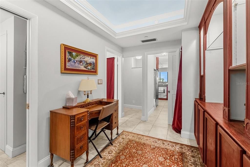 Active With Contract: $4,250 (1 beds, 1 baths, 1226 Square Feet)