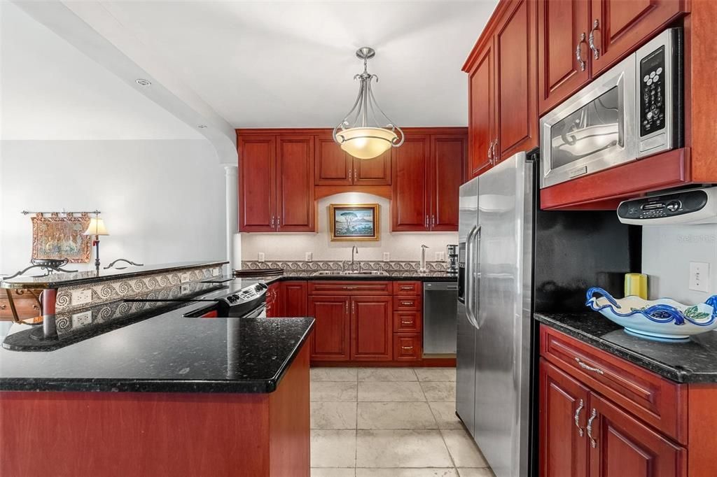 Active With Contract: $4,250 (1 beds, 1 baths, 1226 Square Feet)
