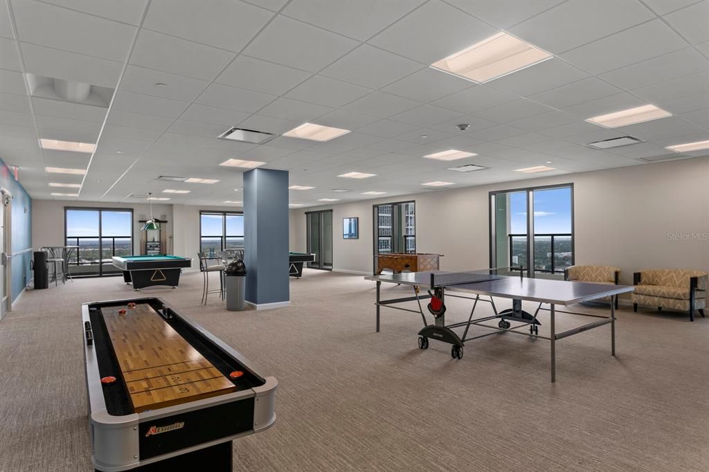 Active With Contract: $4,250 (1 beds, 1 baths, 1226 Square Feet)