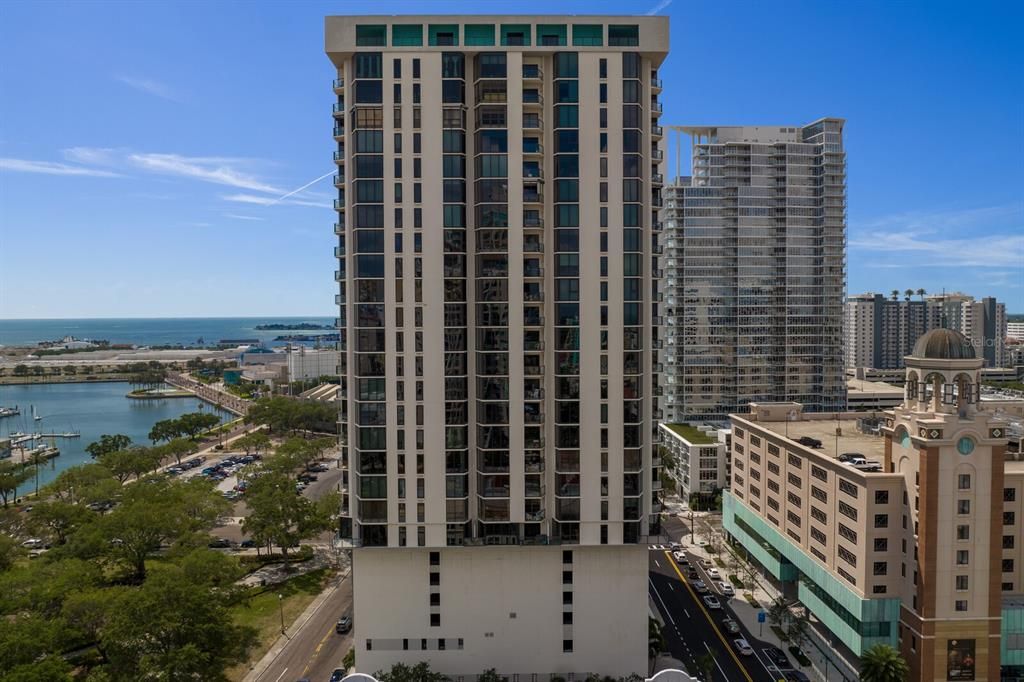 Active With Contract: $4,250 (1 beds, 1 baths, 1226 Square Feet)