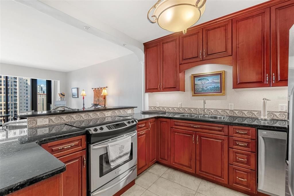 Active With Contract: $4,250 (1 beds, 1 baths, 1226 Square Feet)