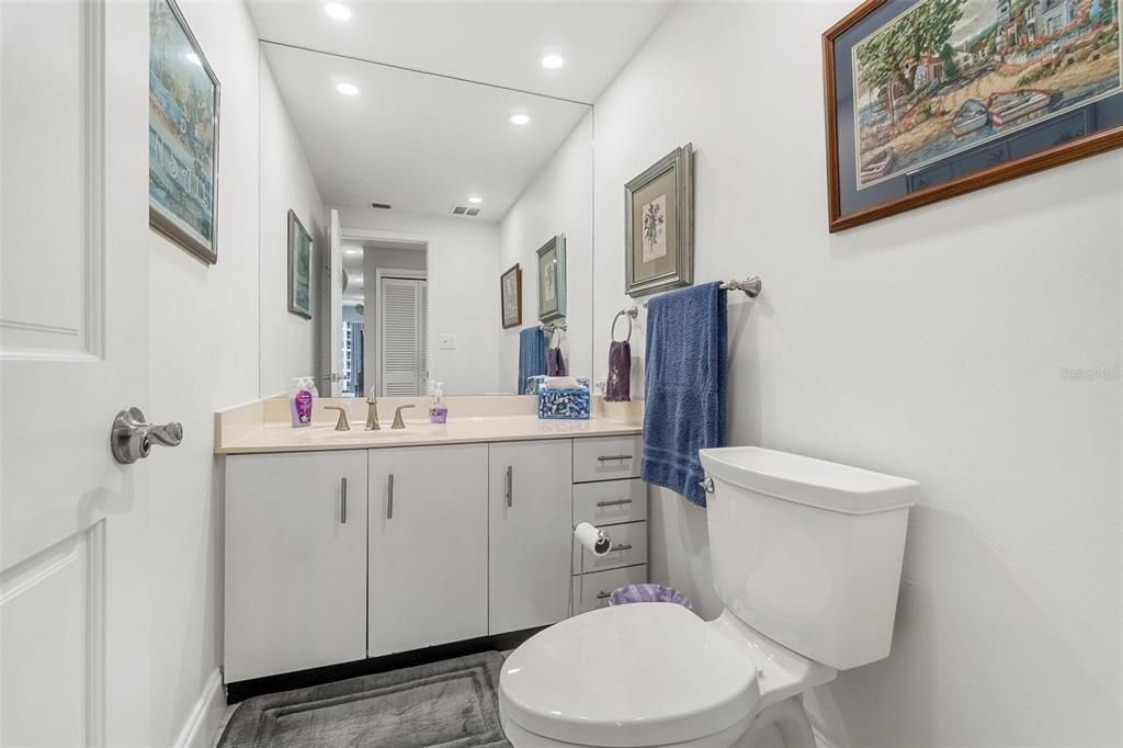 Active With Contract: $4,250 (1 beds, 1 baths, 1226 Square Feet)