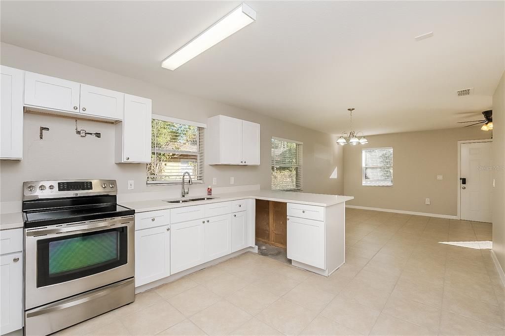 For Rent: $1,745 (3 beds, 3 baths, 1325 Square Feet)