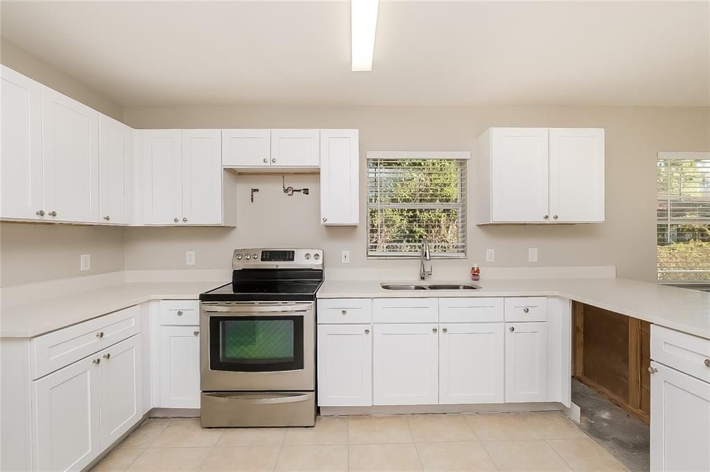 For Rent: $1,745 (3 beds, 3 baths, 1325 Square Feet)