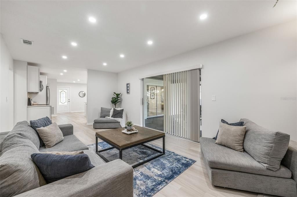 Active With Contract: $554,000 (3 beds, 2 baths, 1409 Square Feet)