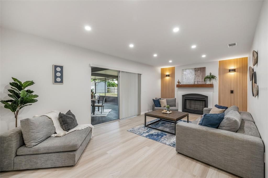 Active With Contract: $554,000 (3 beds, 2 baths, 1409 Square Feet)