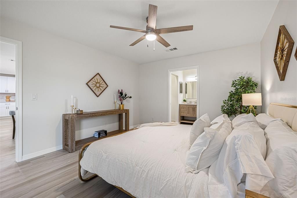 Active With Contract: $554,000 (3 beds, 2 baths, 1409 Square Feet)