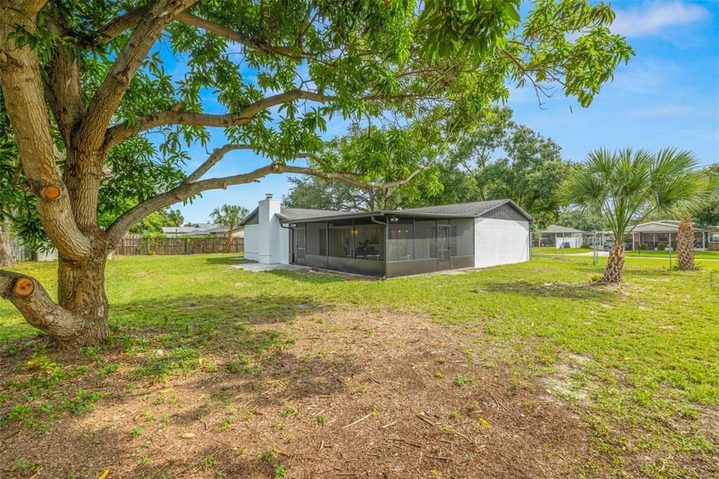 Active With Contract: $554,000 (3 beds, 2 baths, 1409 Square Feet)