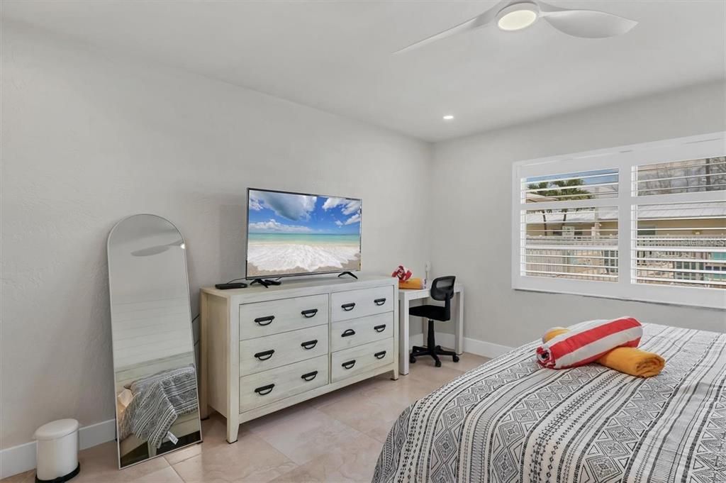 出租: $7,500 (1 贝兹, 1 浴室, 728 平方英尺)