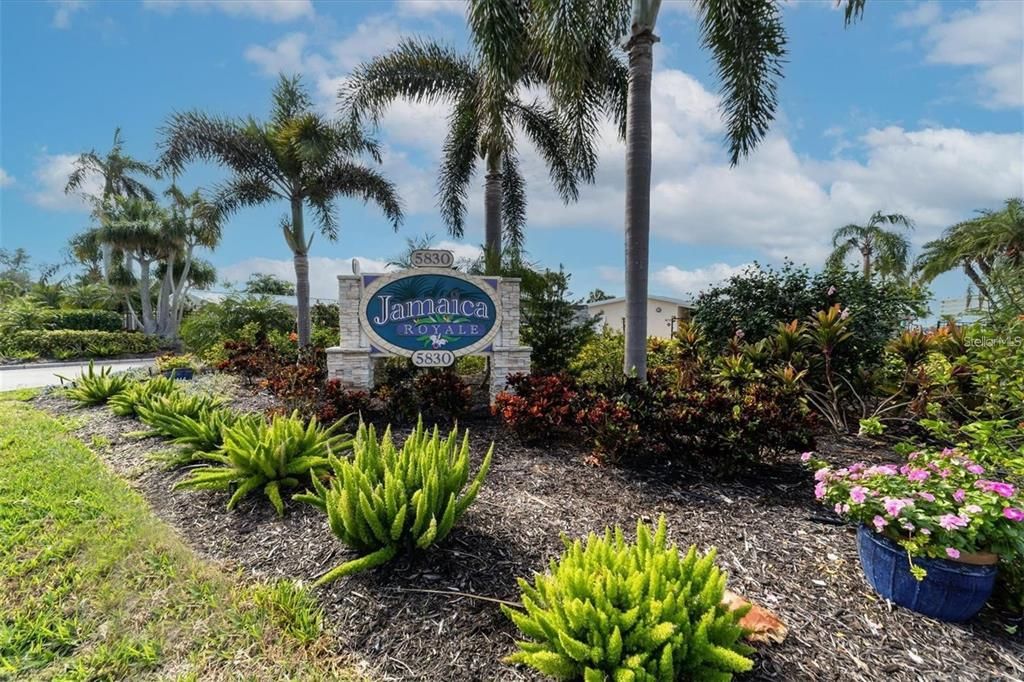 出租: $7,500 (1 贝兹, 1 浴室, 728 平方英尺)