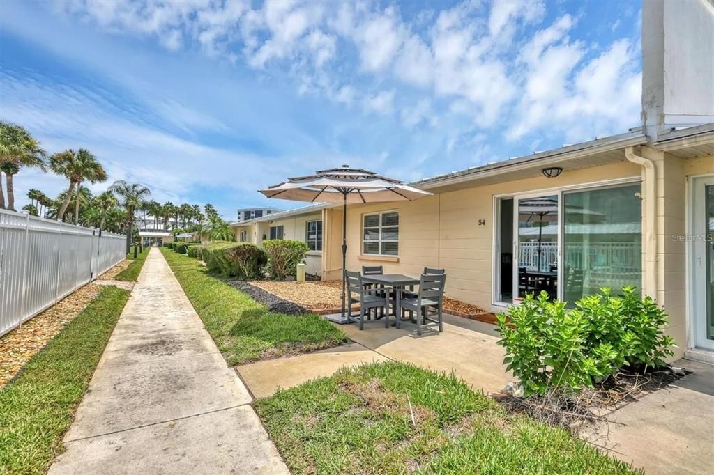 出租: $7,500 (1 贝兹, 1 浴室, 728 平方英尺)