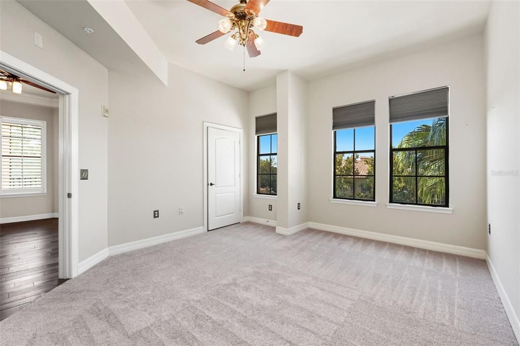 Active With Contract: $470,000 (2 beds, 2 baths, 1290 Square Feet)