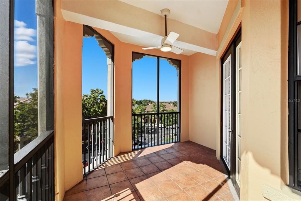 Active With Contract: $470,000 (2 beds, 2 baths, 1290 Square Feet)