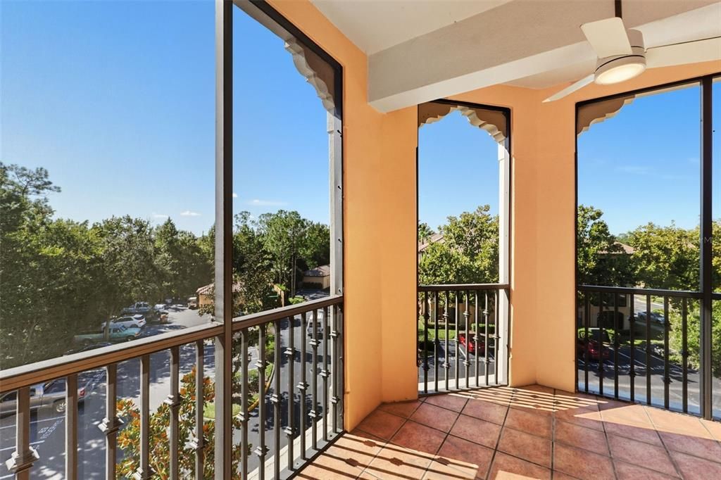 Active With Contract: $470,000 (2 beds, 2 baths, 1290 Square Feet)