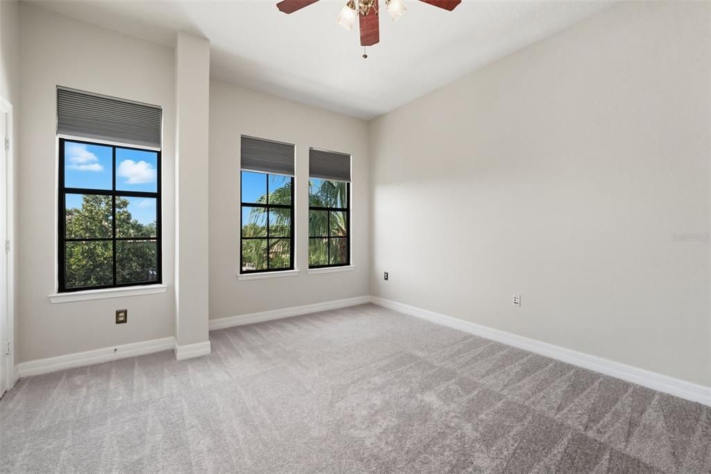 Active With Contract: $470,000 (2 beds, 2 baths, 1290 Square Feet)