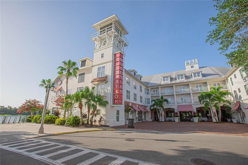 Active With Contract: $470,000 (2 beds, 2 baths, 1290 Square Feet)